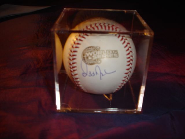 2005 World Series Rawlings Signed Baseball by Ozzie Guillen (White Sox).JPG