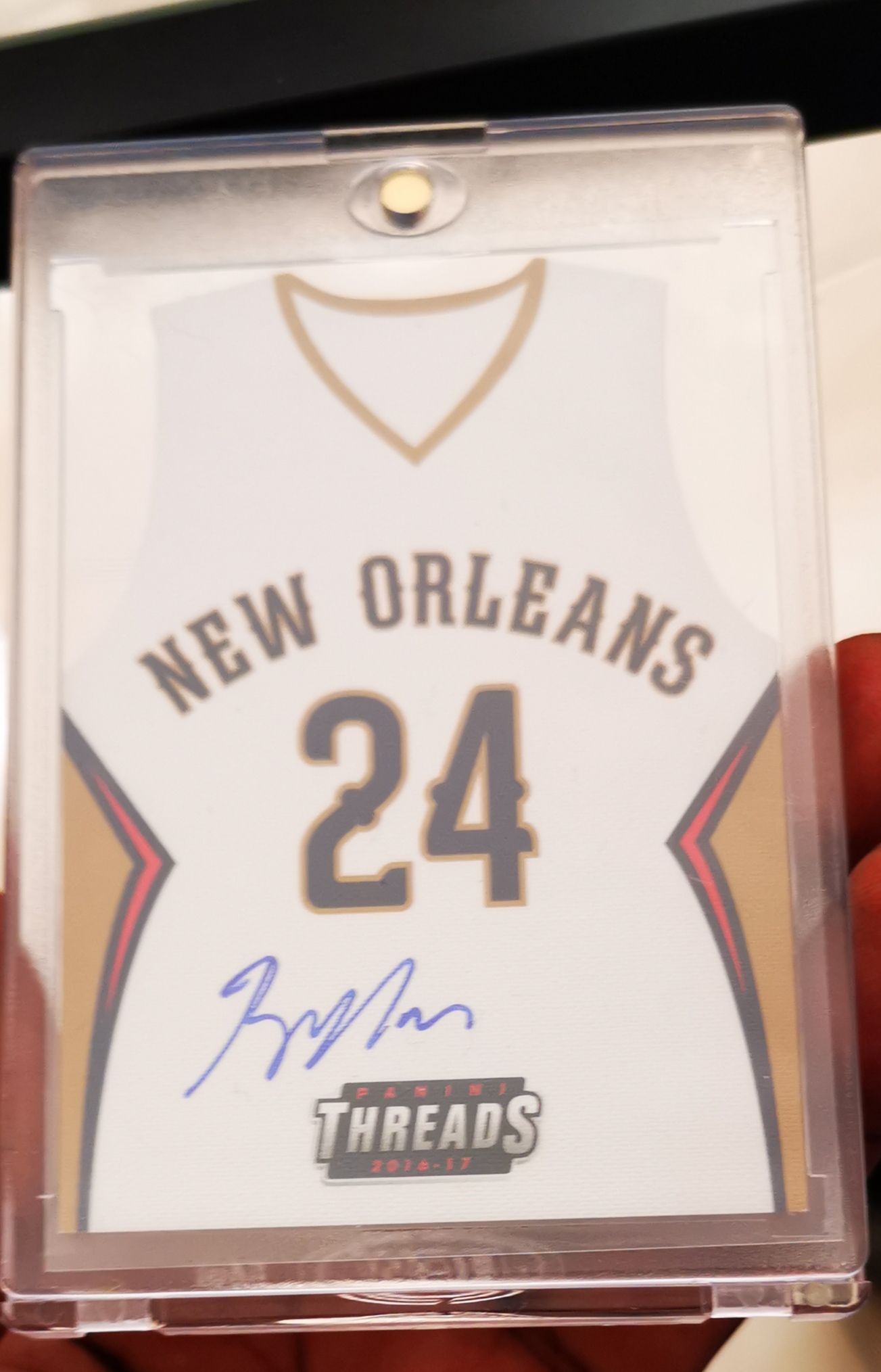 2016 threads die-cut rookie auto hield.jpg