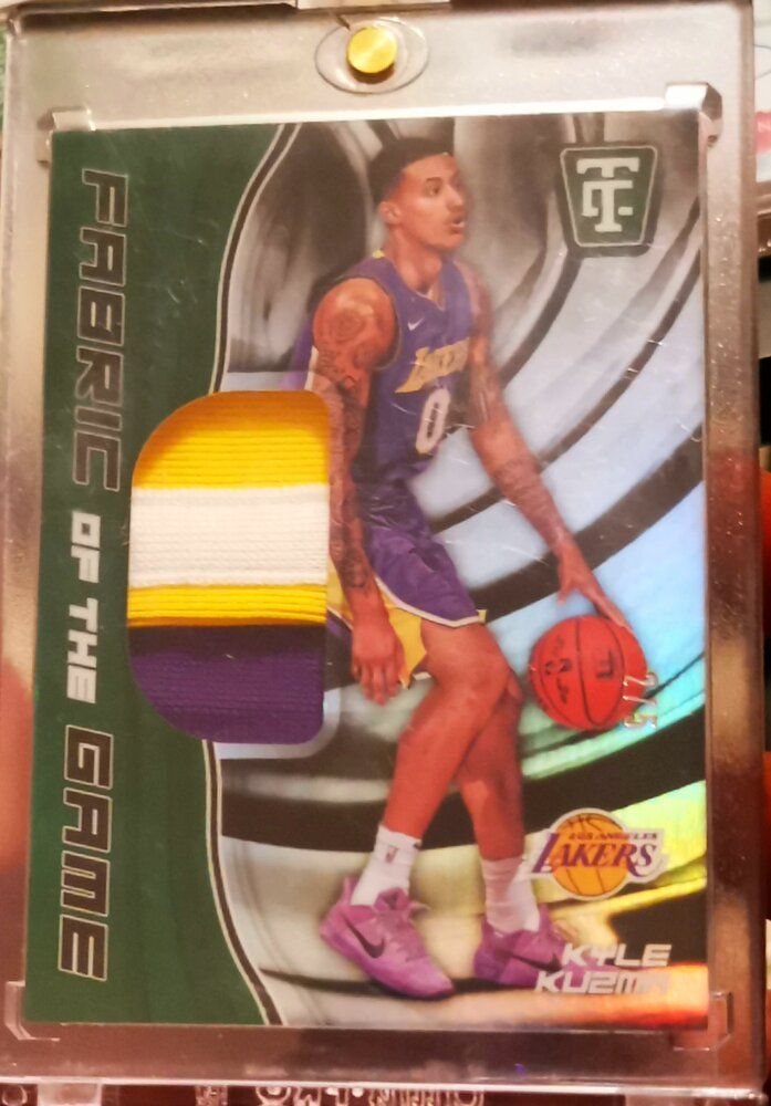 2017 certified rookie fabric of game kuzma green 1of5.jpg