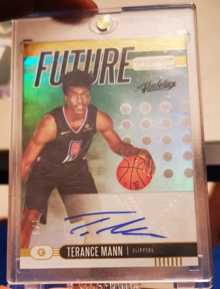 2019 absolute future signatures terance mann green 1of5.jpg