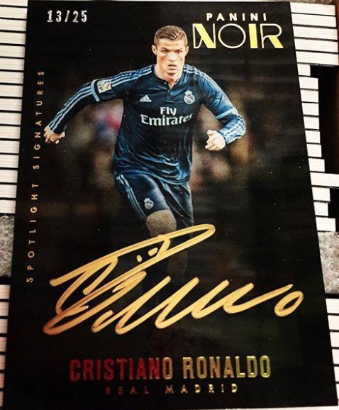 2016-17-Panini-Noir-Soccer-Spotlight-Signatures-Cristiano-Ronaldo.jpg